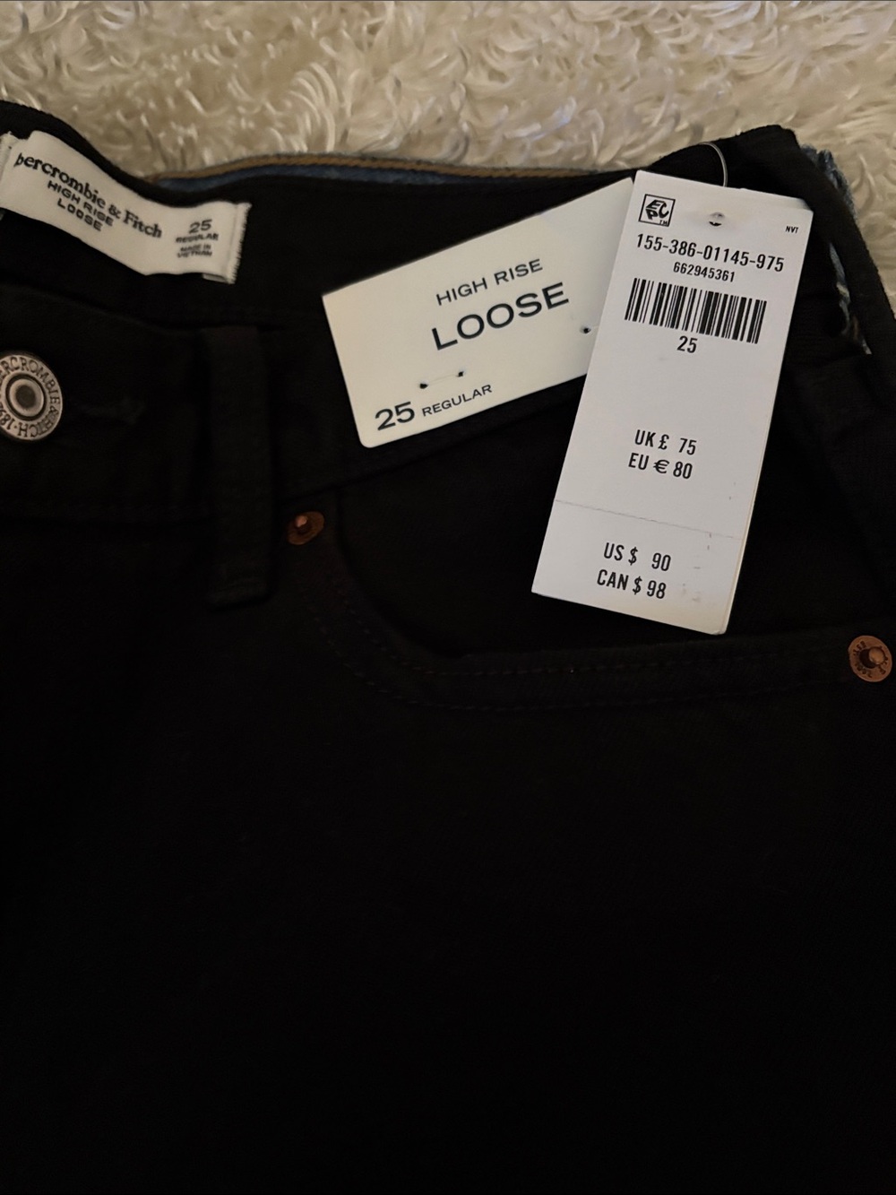 Abercrombie & Fitch High-Rise Loose Jeans in Black - Picture 5 of 5